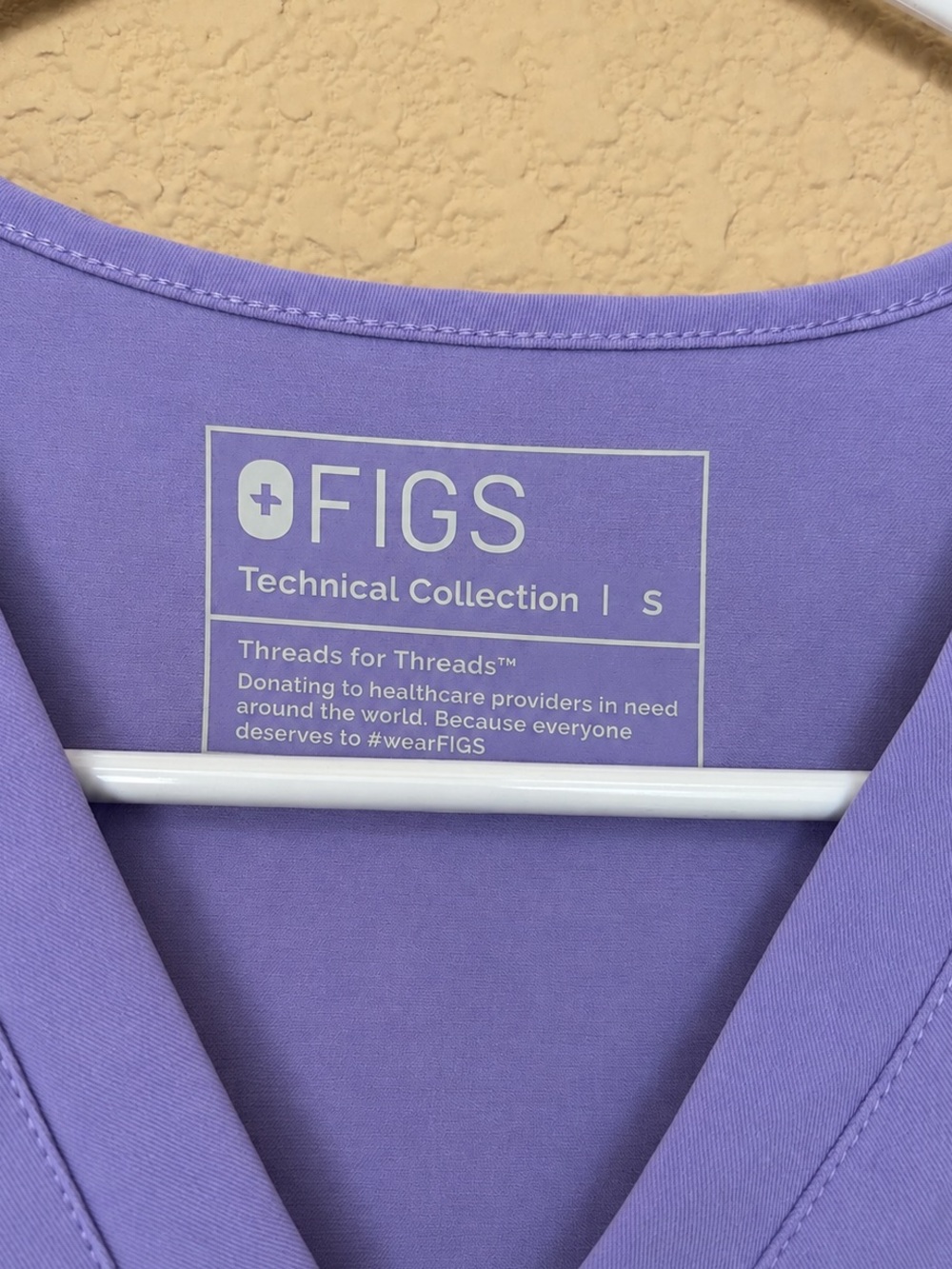 FIGS Catarina One-Pocket Scrub Top Lilac Purple Size Small FW1000 - Picture 2 of 3